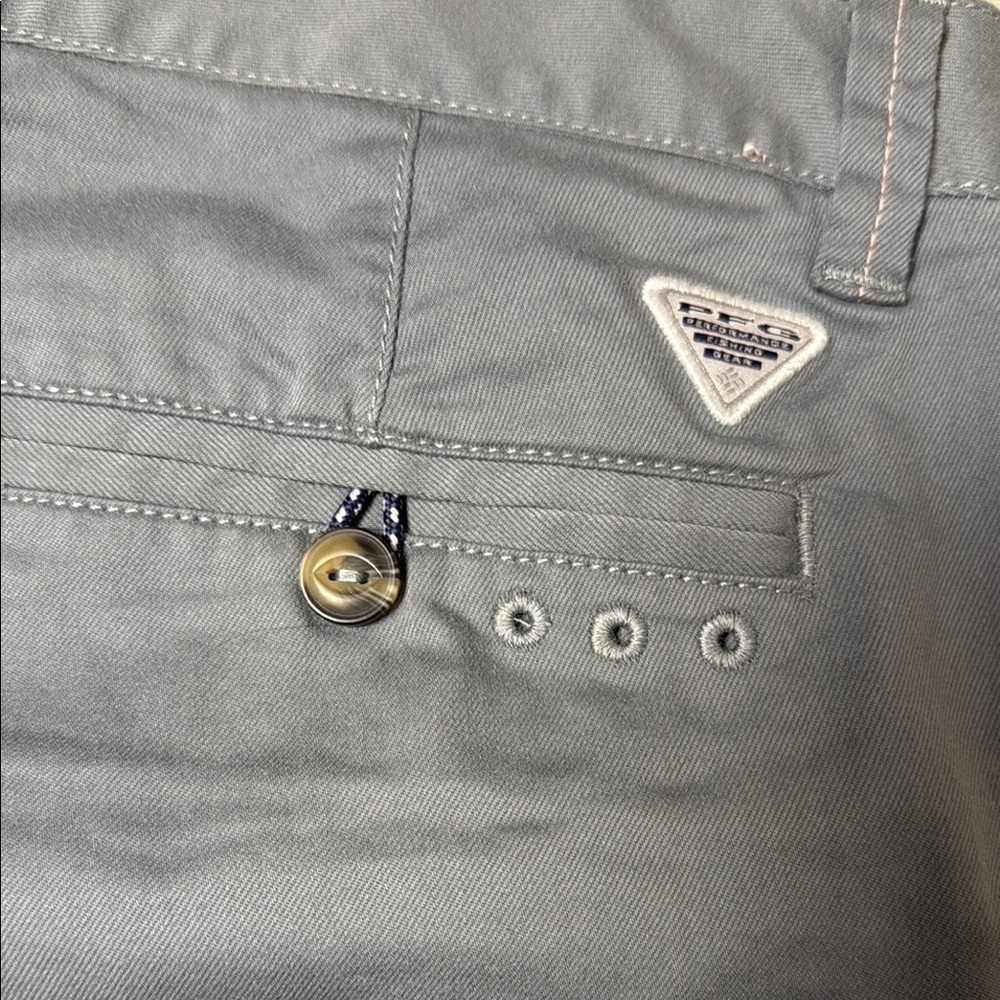 Women's Gray Columbia PFG Shorts Size 6 - Picture 6 of 6